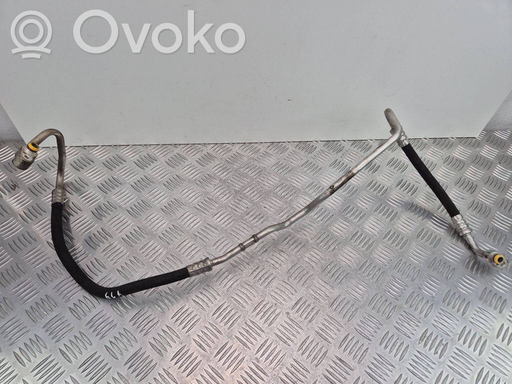 BMW X5 E70 Ilmastointilaitteen putki (A/C) 