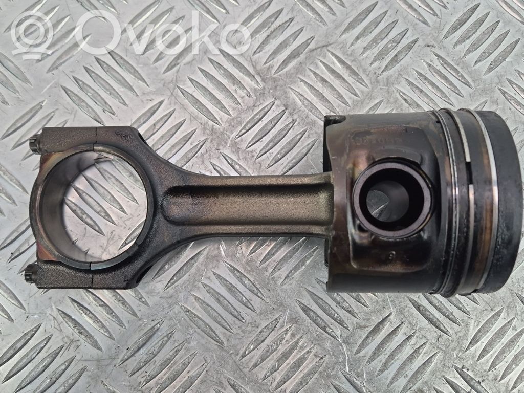 Piston with connecting rod   0840BB,N47