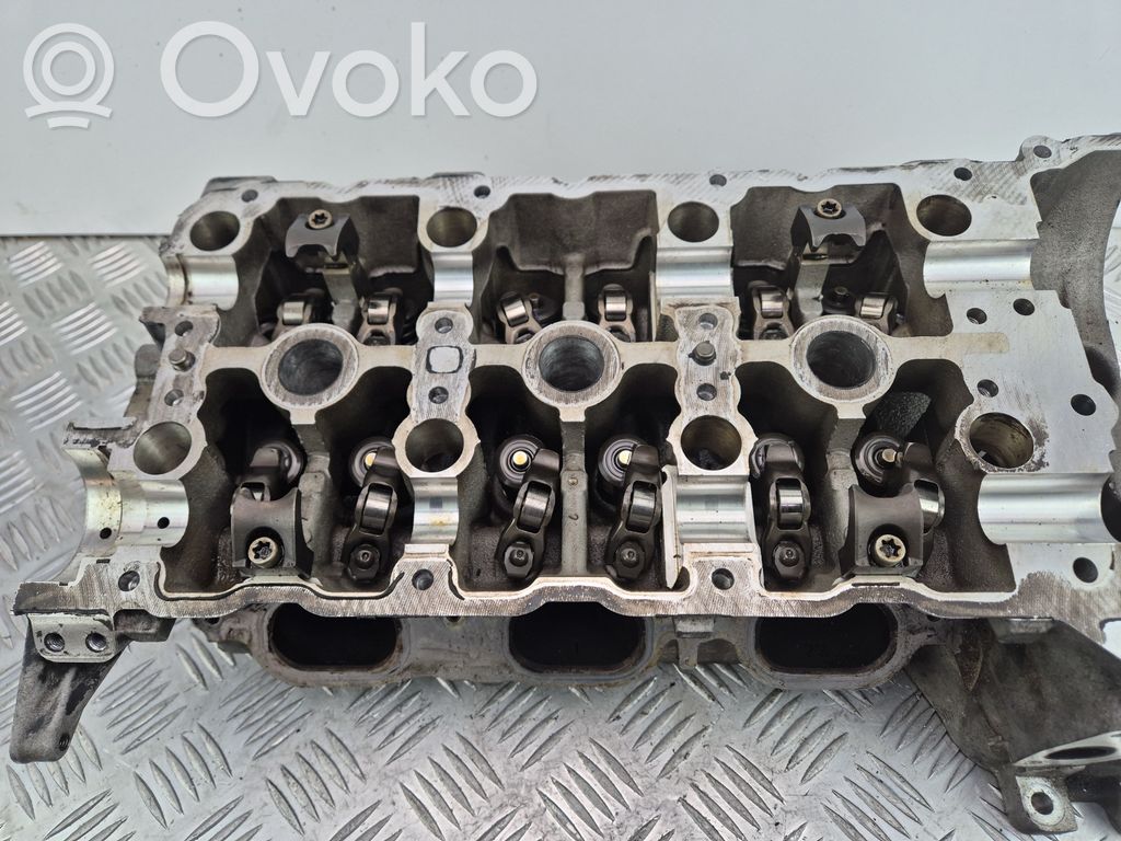 Głowica silnika   R2720162401,2720162401,A2720161205,0821102022,2720104720