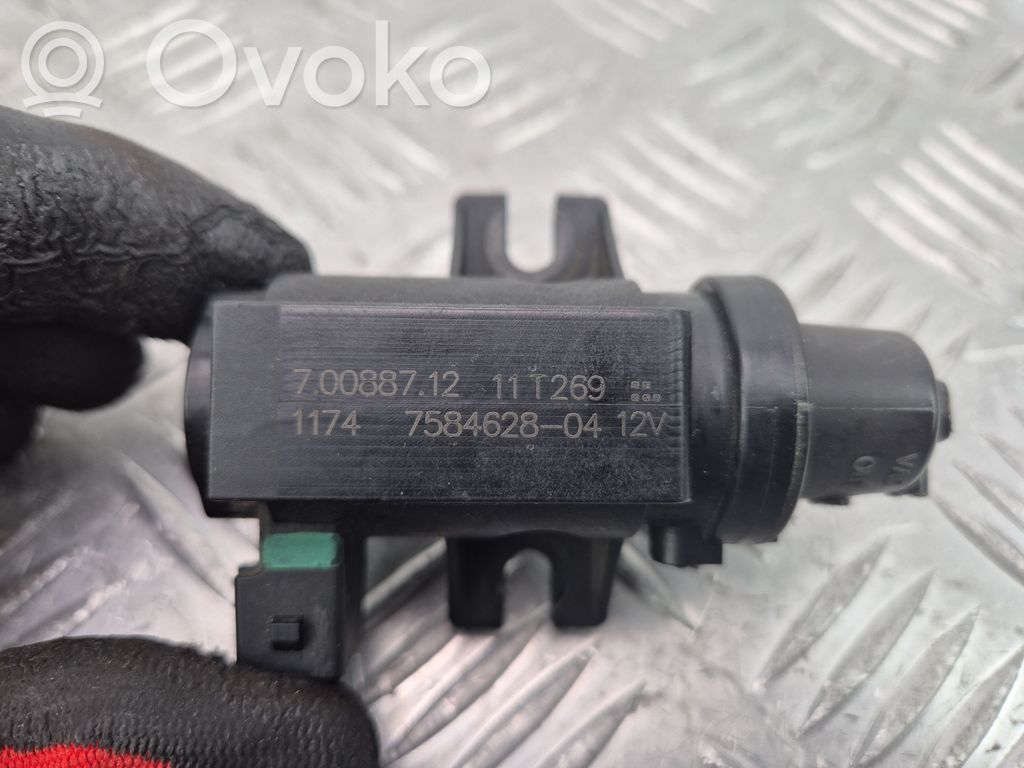 BMW X3 F25 Cita veida dzinēja detaļas 