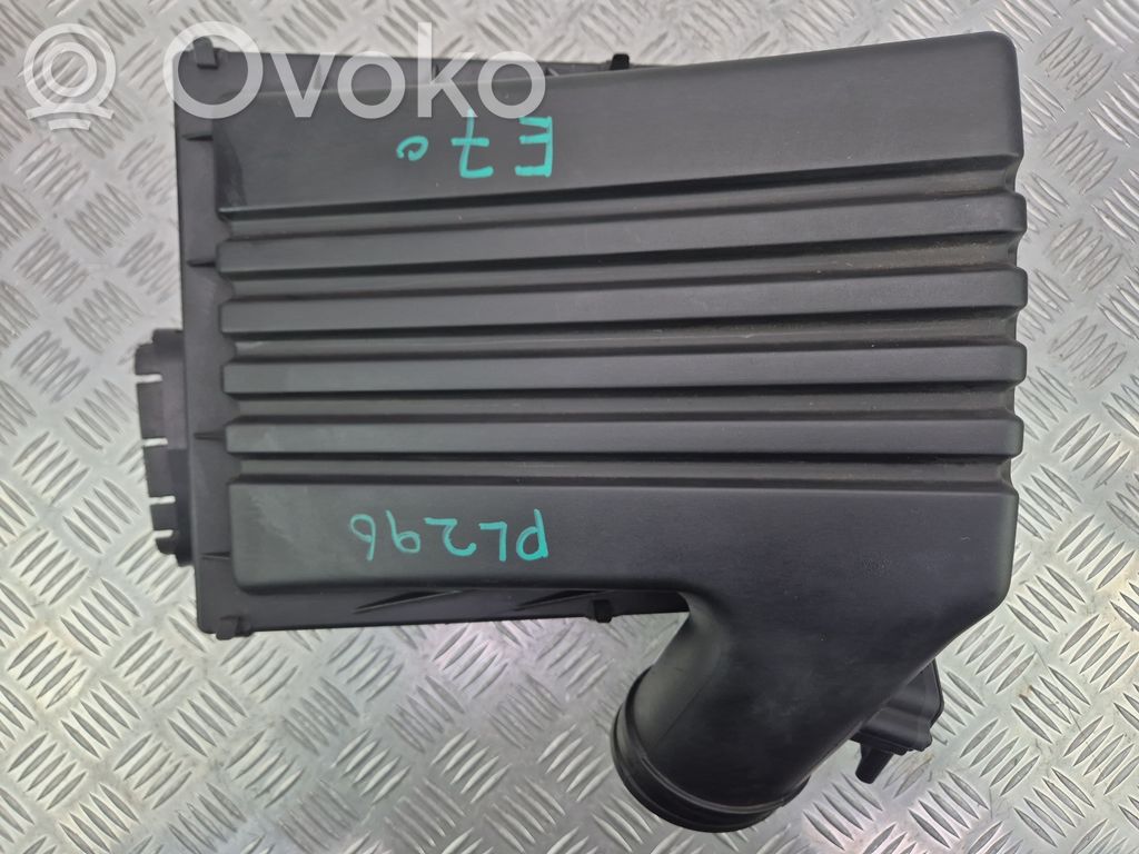 BMW X5 E70 Air filter box 