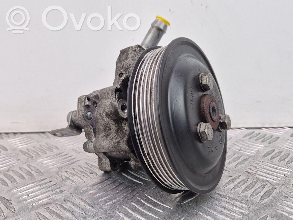 BMW 3 E90 E91 Vairo stiprintuvo siurblys 