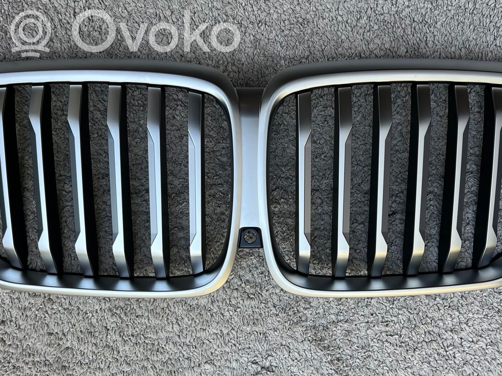 Atrapa chłodnicy / Grill   21454110,5A67CC505,5A67CC5,51135A67CC5