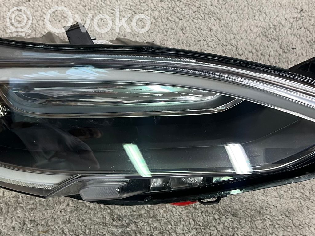 Tesla Model S Faro/fanale 
