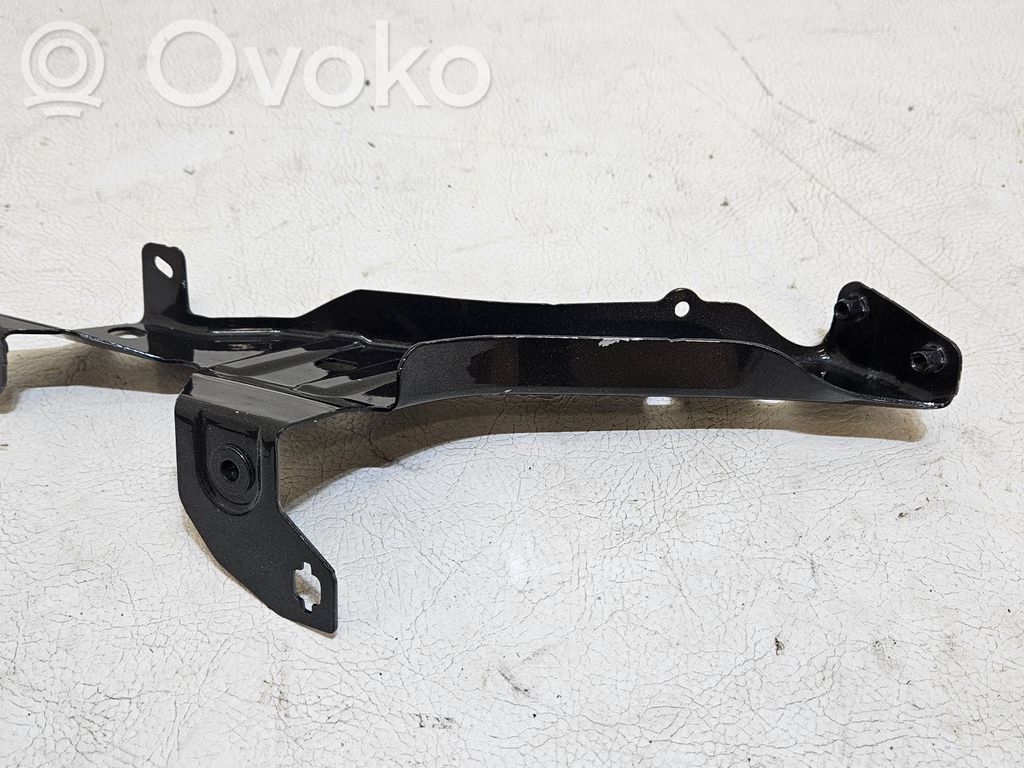 Ford Focus Spārna stiprinājums 