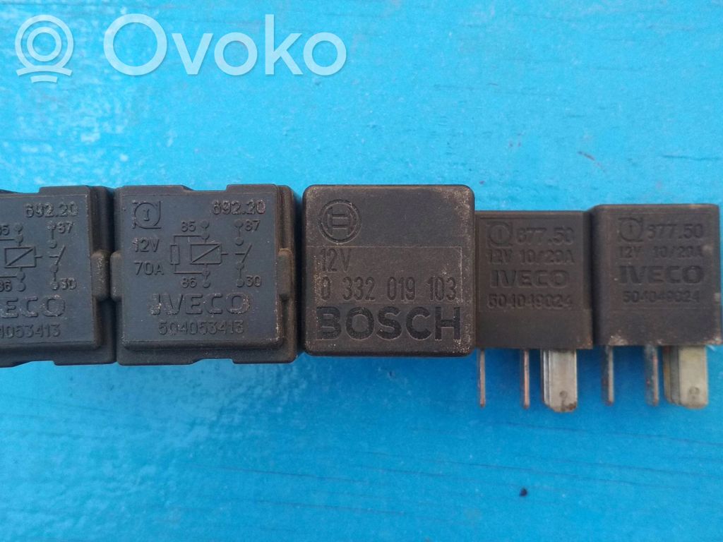 Window wiper relay