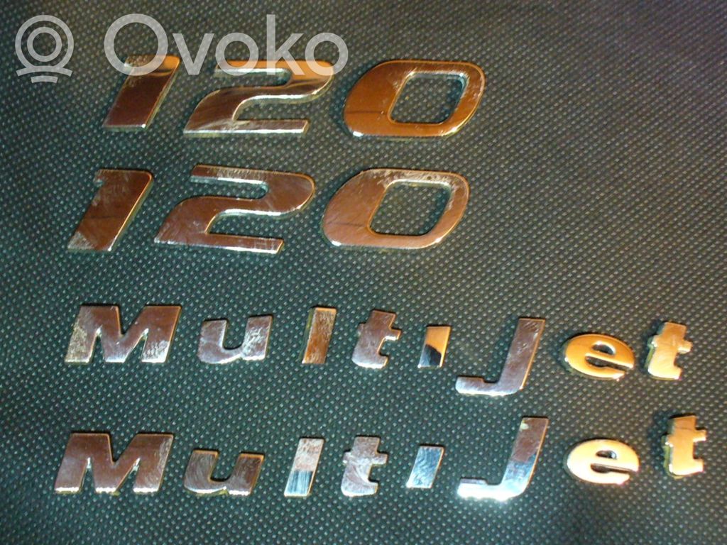 Gamintojo ženkliukas/ modelio raidės