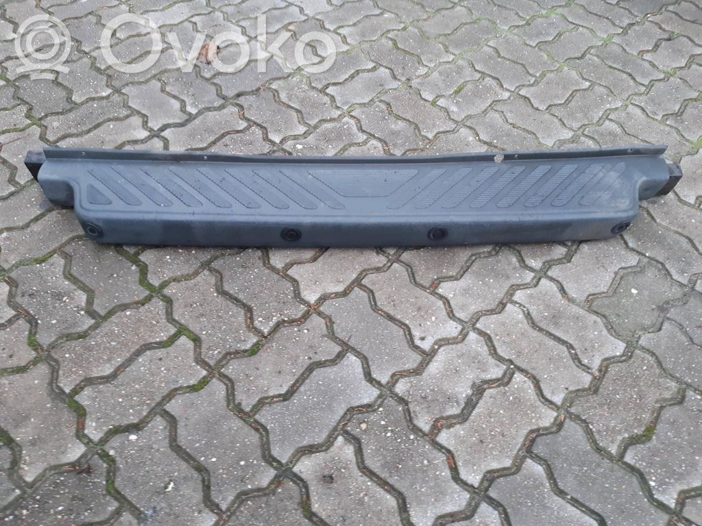 Galinis bamperis   YC1517E974