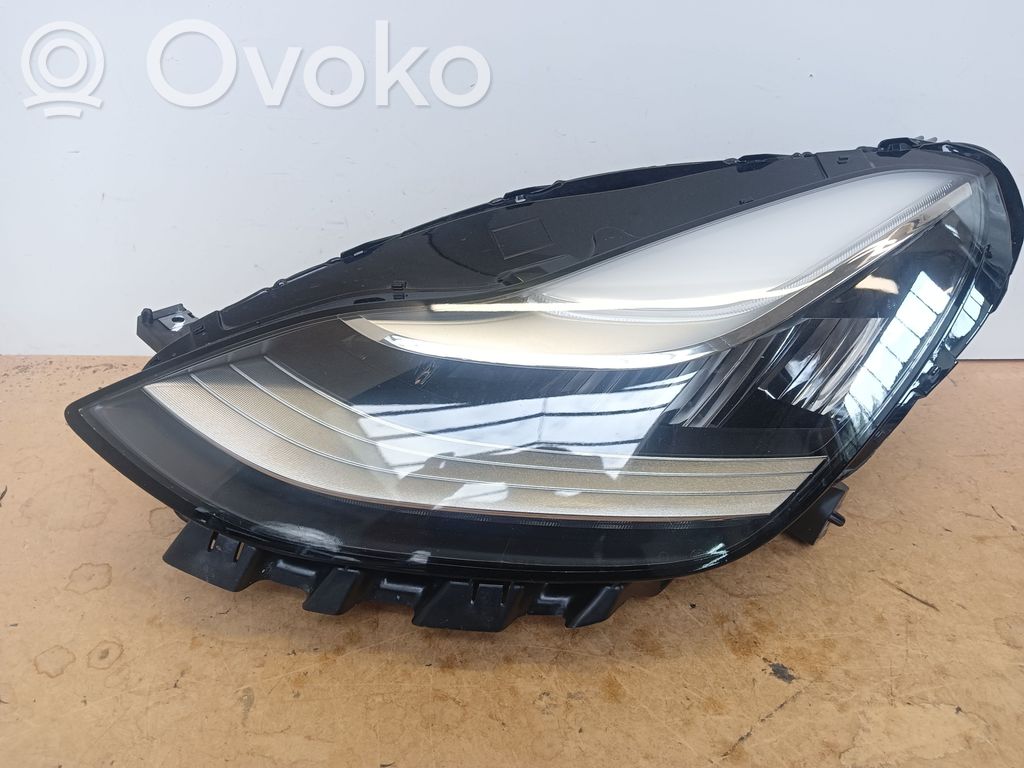 Tesla Model 3 Scheinwerfer 
