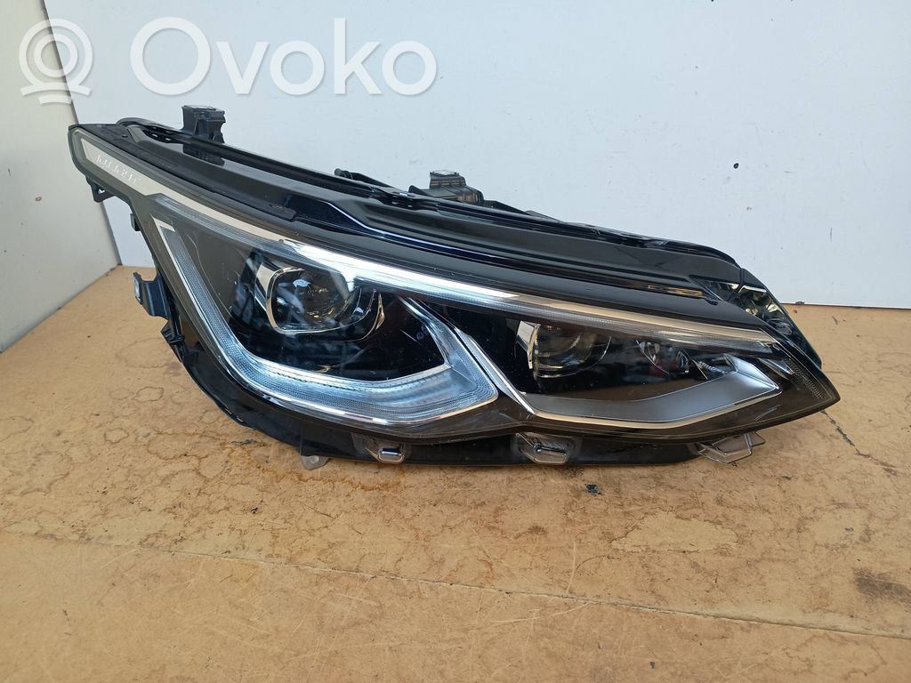 Volkswagen Golf VIII Lampa przednia 