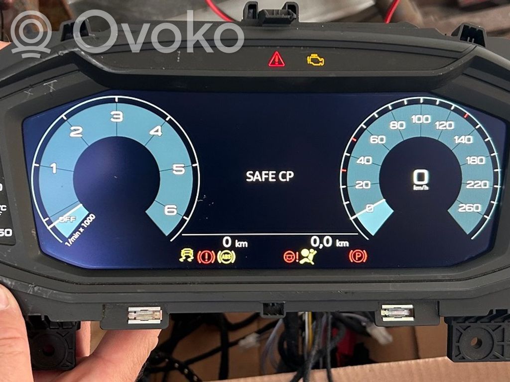 Audi A1 Geschwindigkeitsmesser Cockpit 