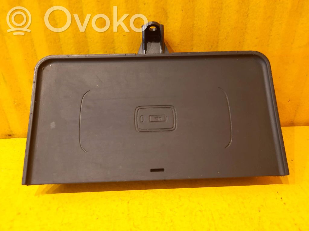 BMW 5 G30 G31 G38 Moduł ładowania bezprzewodowego 