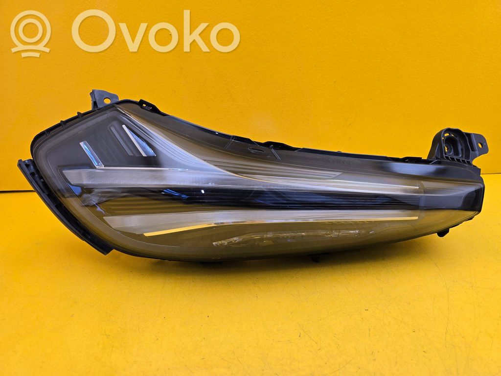 Lynk & co 01 Far 