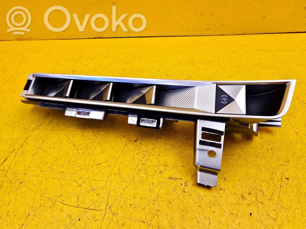 Electric window control switch   9821893877,9821893777,9817778977,9817778077,9817778477