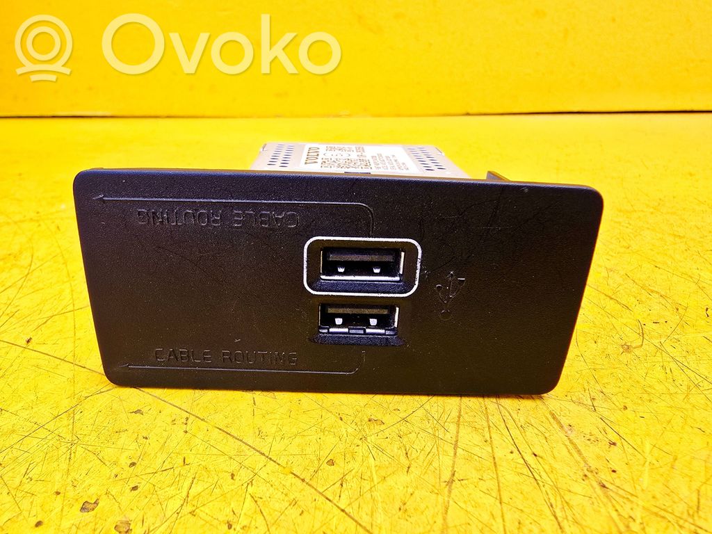 USB socket connector   31407038