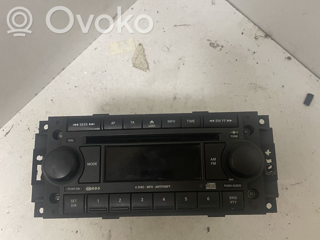 Dodge Caliber Unitate principală radio/CD/DVD/GPS 