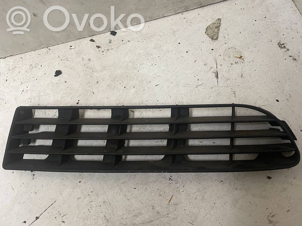 Audi A6 S6 C4 4A Grilă inferioară bară față 