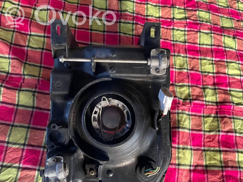 Mitsubishi Pajero Headlight/headlamp 