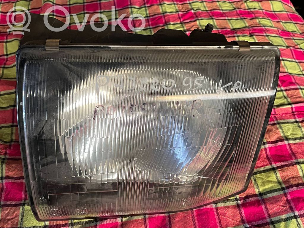 Mitsubishi Pajero Headlight/headlamp 