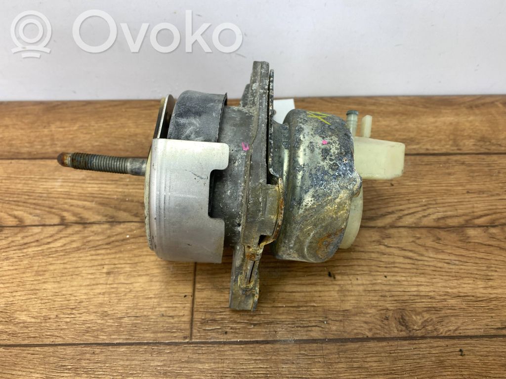 Ford Mustang VII Engine mounting bracket 