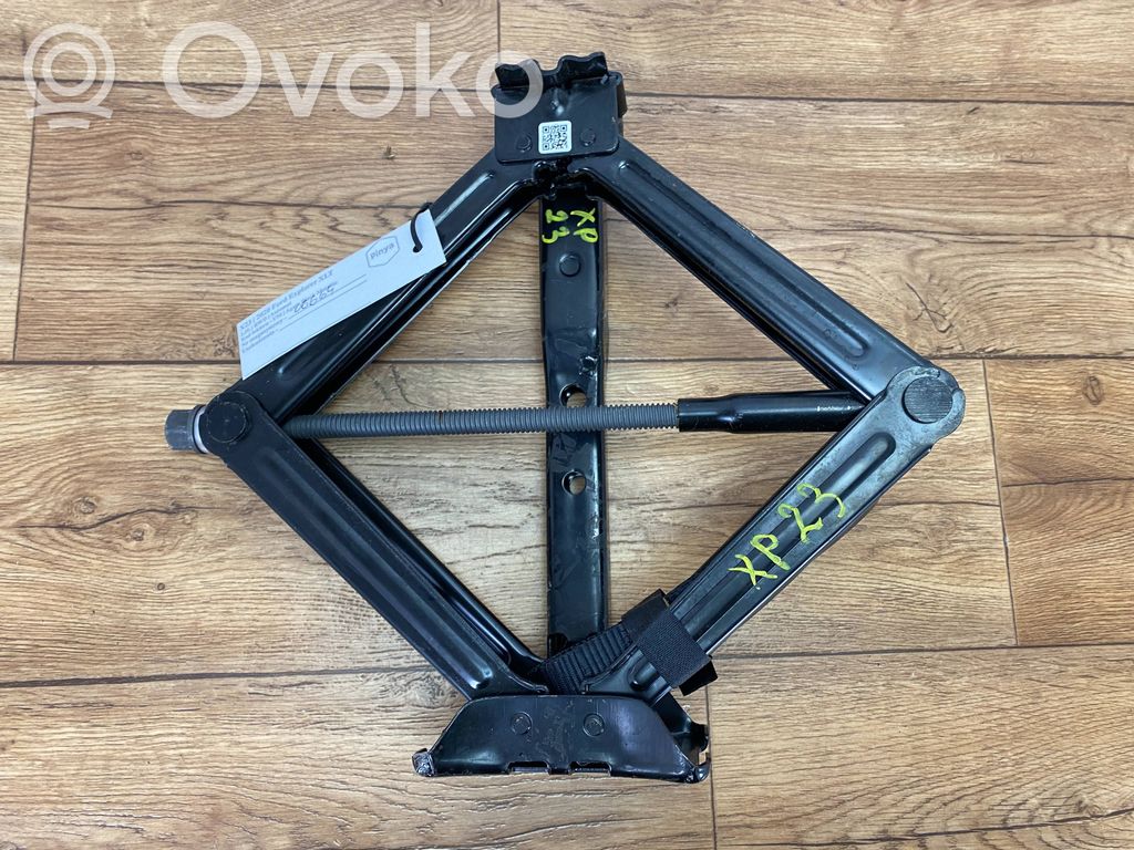 Ford Explorer VI Tool set 