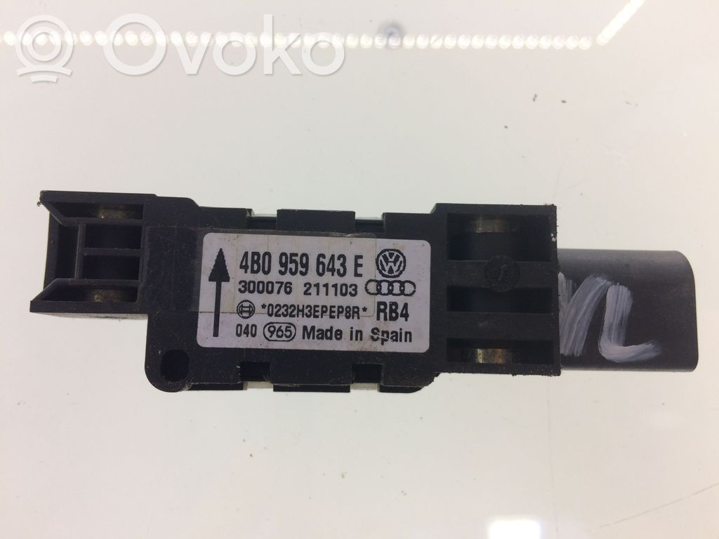 Sensor impacto/accidente para activar Airbag   4B0959643E