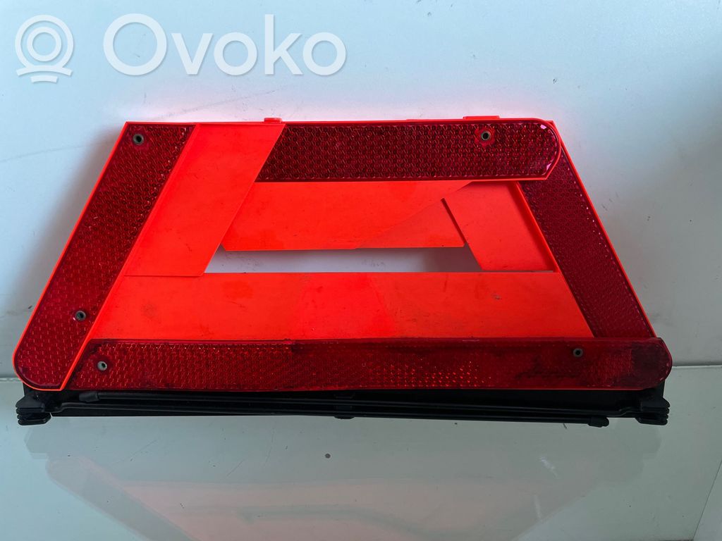 Audi A6 S6 C5 4B Triangle d'avertissement 