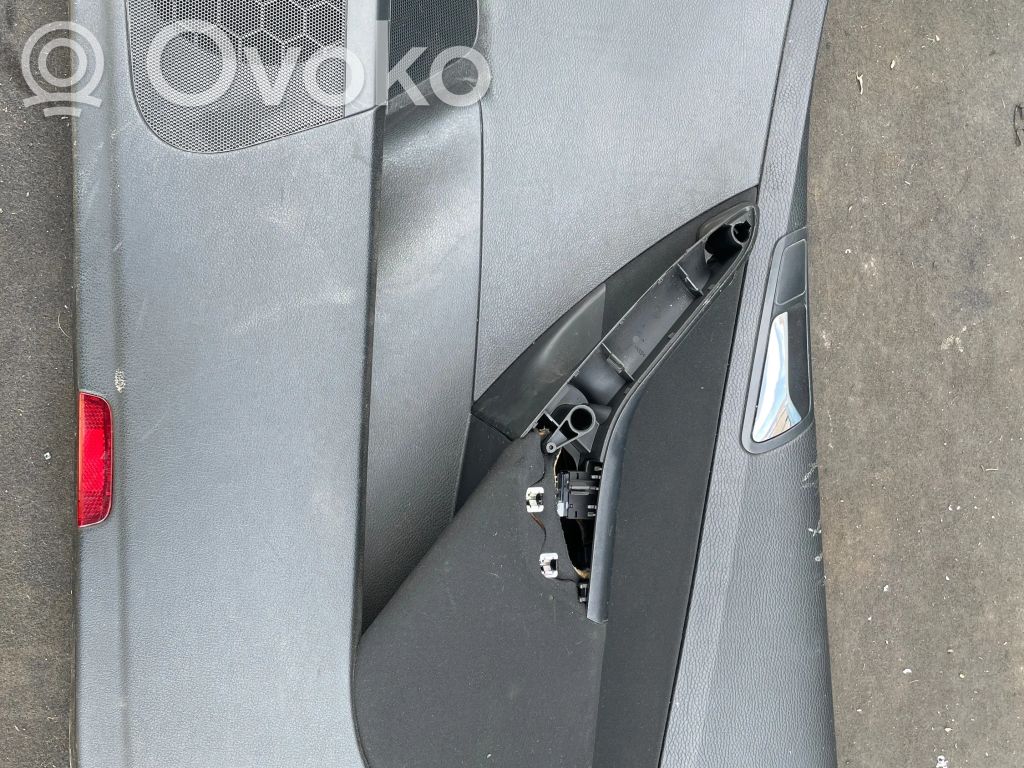 Volkswagen PASSAT B6 Boczki / Poszycie drzwi przednich 