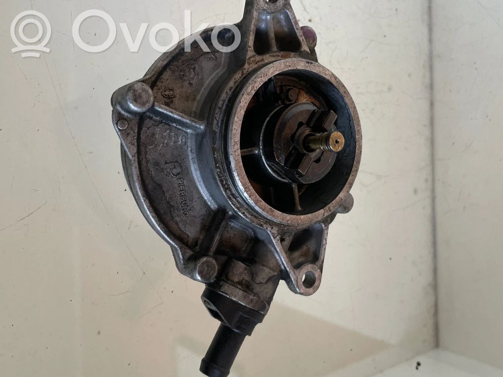 Audi A8 S8 D3 4E Vacuum pump 