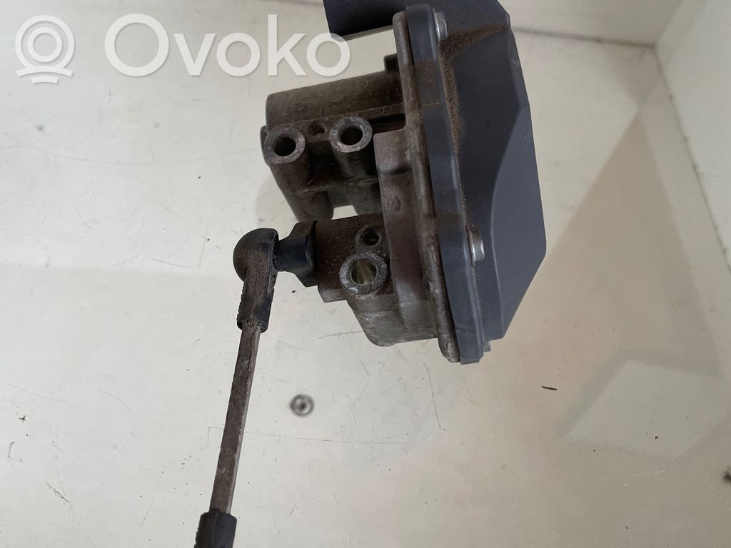 Audi A6 S6 C6 4F Zawór kolektora ssącego 