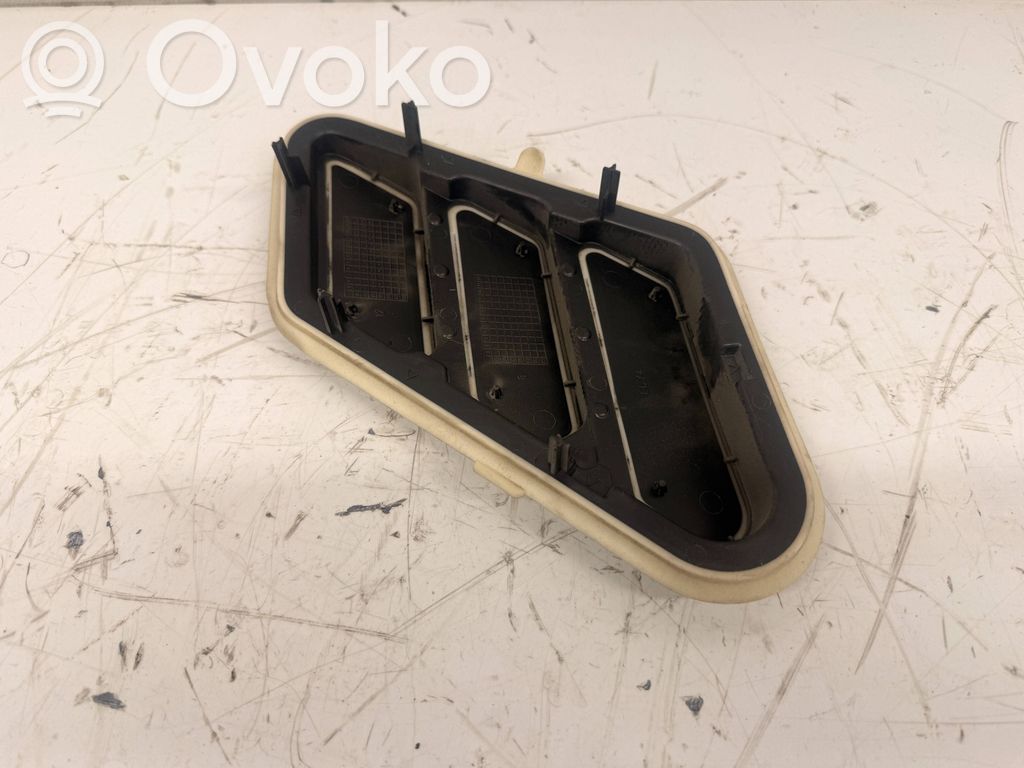 Citroen Berlingo Quarter panel pressure vent 