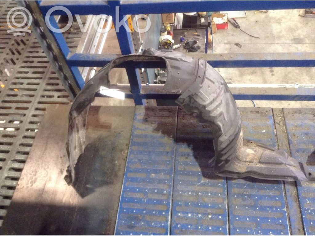 Front wheel arch liner splash guards