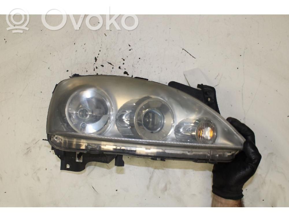 Opel Corsa C Phare frontale 