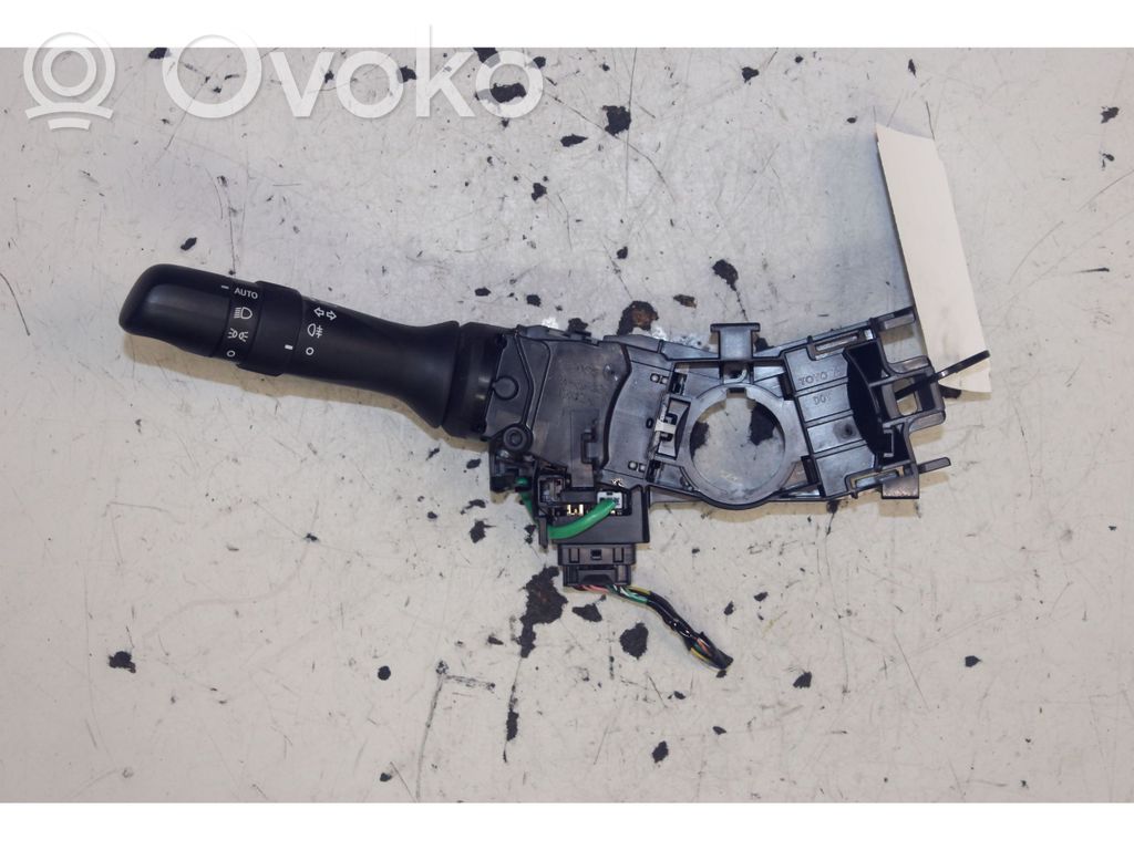 Toyota Aygo AB40 Interrupteur d’éclairage 
