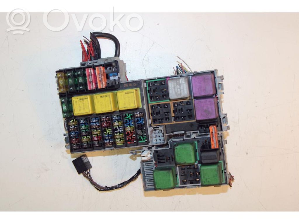 Opel Corsa C Saugiklių blokas 