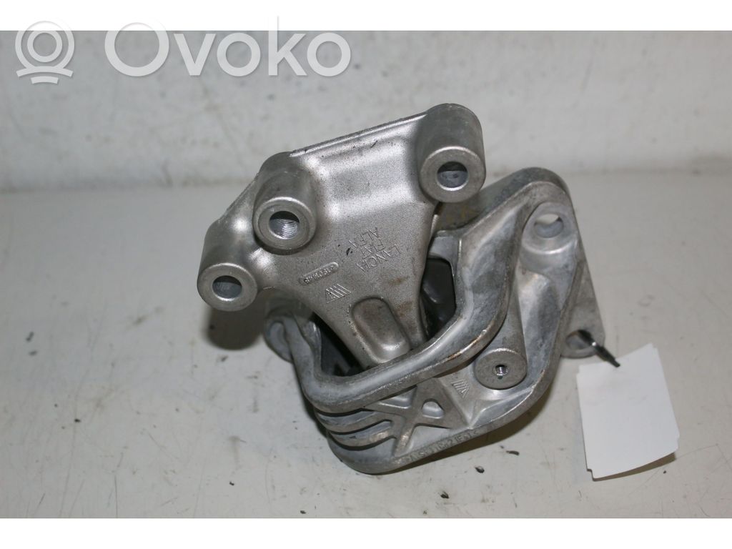 Engine mount bracket