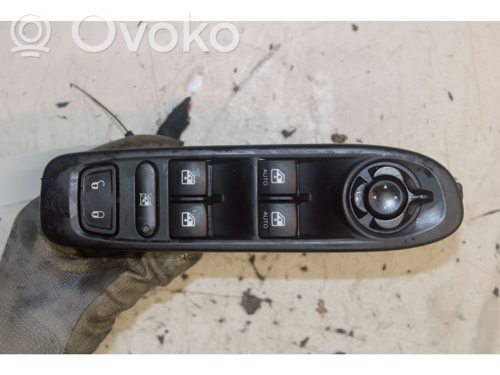 Jeep Compass Electric window control switch 