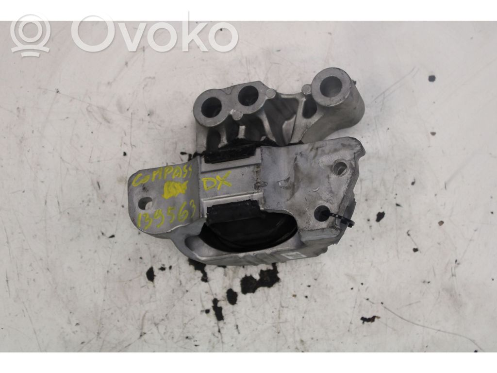 Jeep Compass Engine mount bracket 