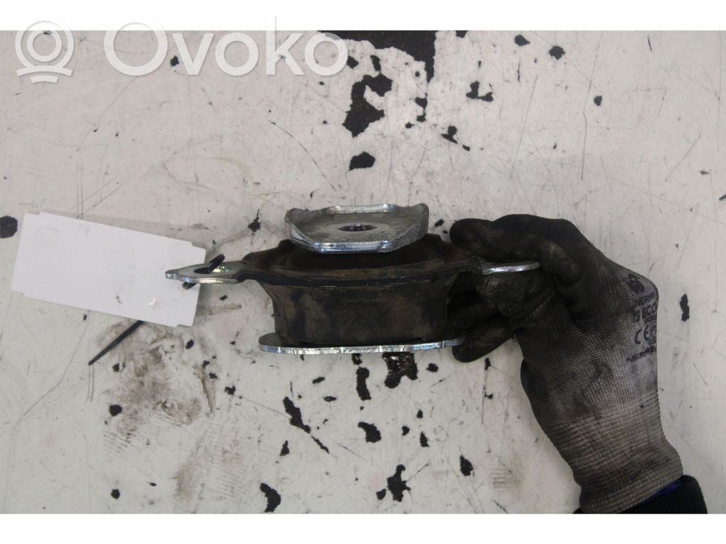 Fiat 500E Engine mount bracket 