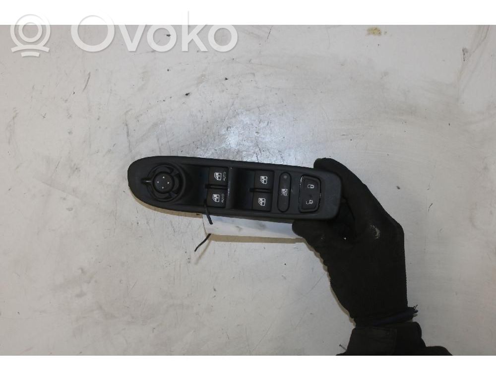 Jeep Compass Electric window control switch 