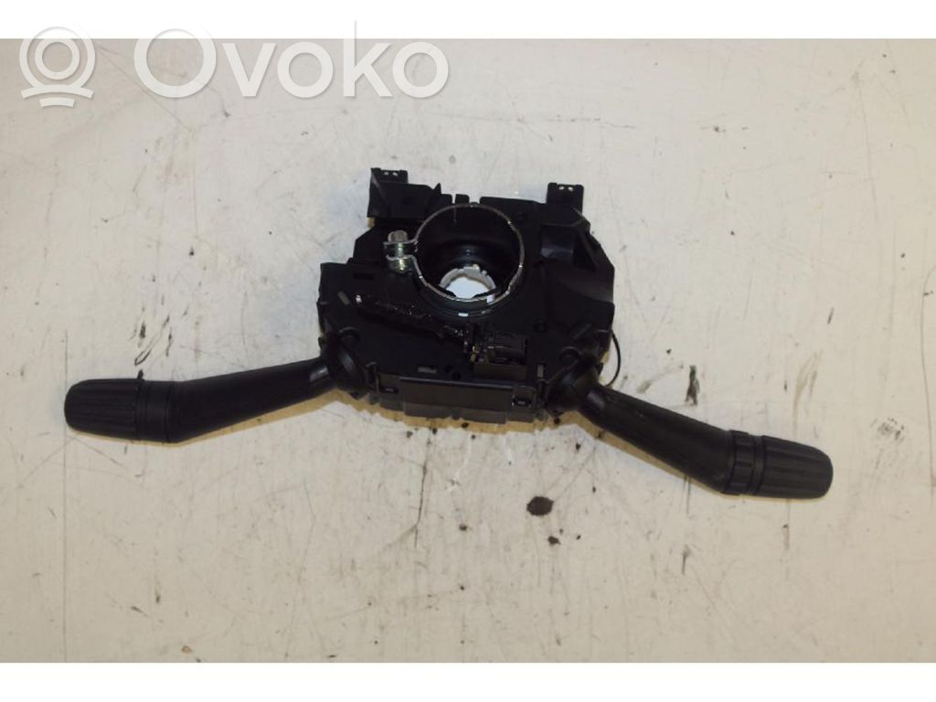 Light switch   1002666A