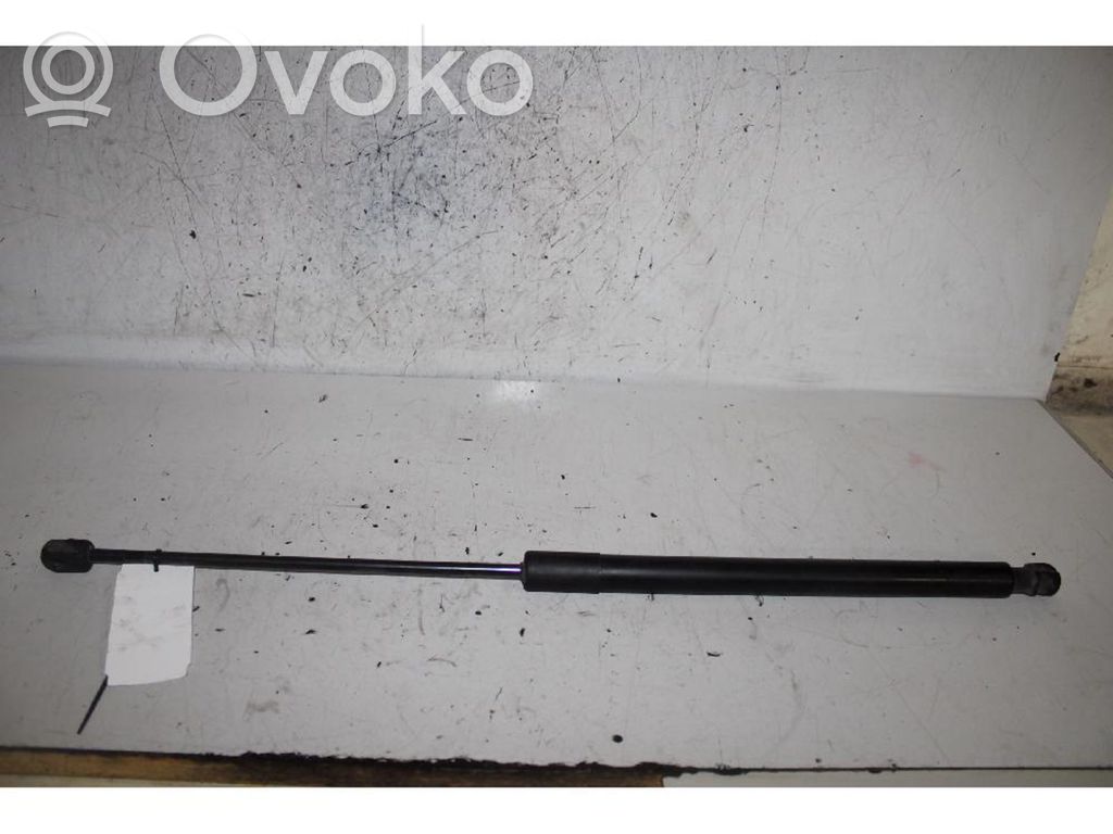 Rear window strut damper