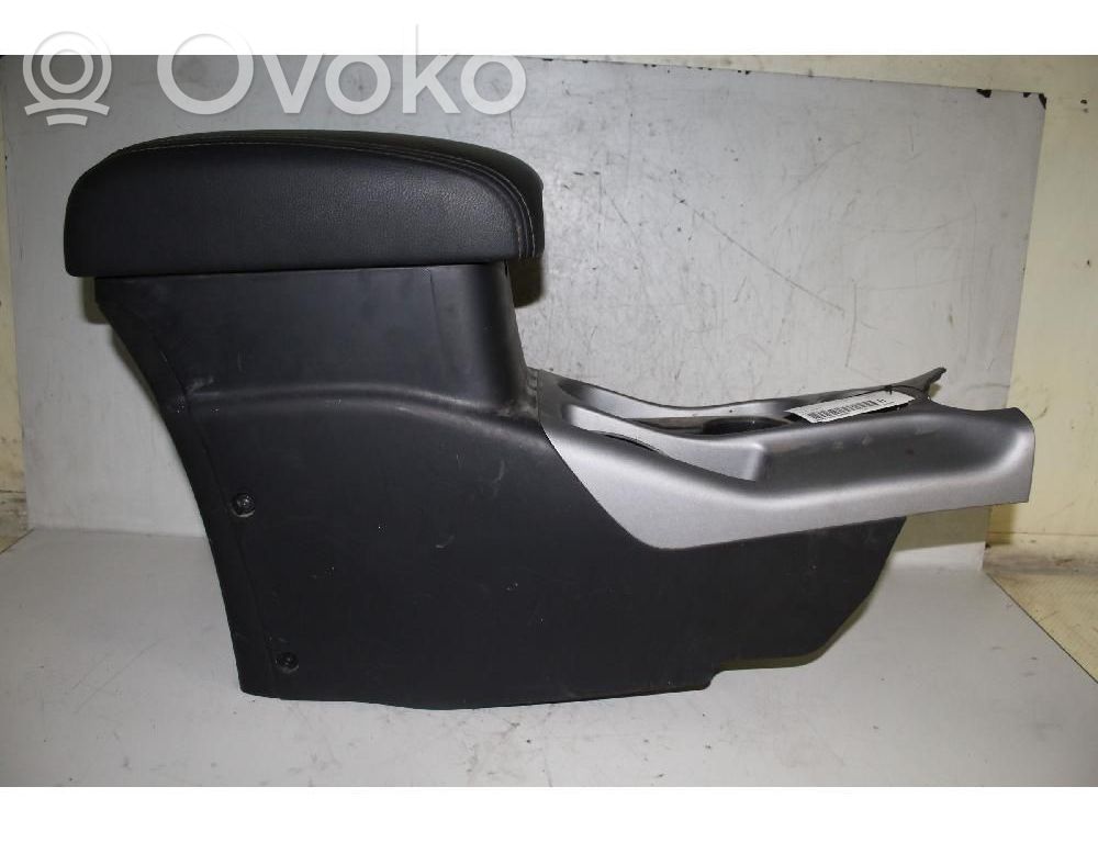 Mitsubishi Outlander Reposabrazos 