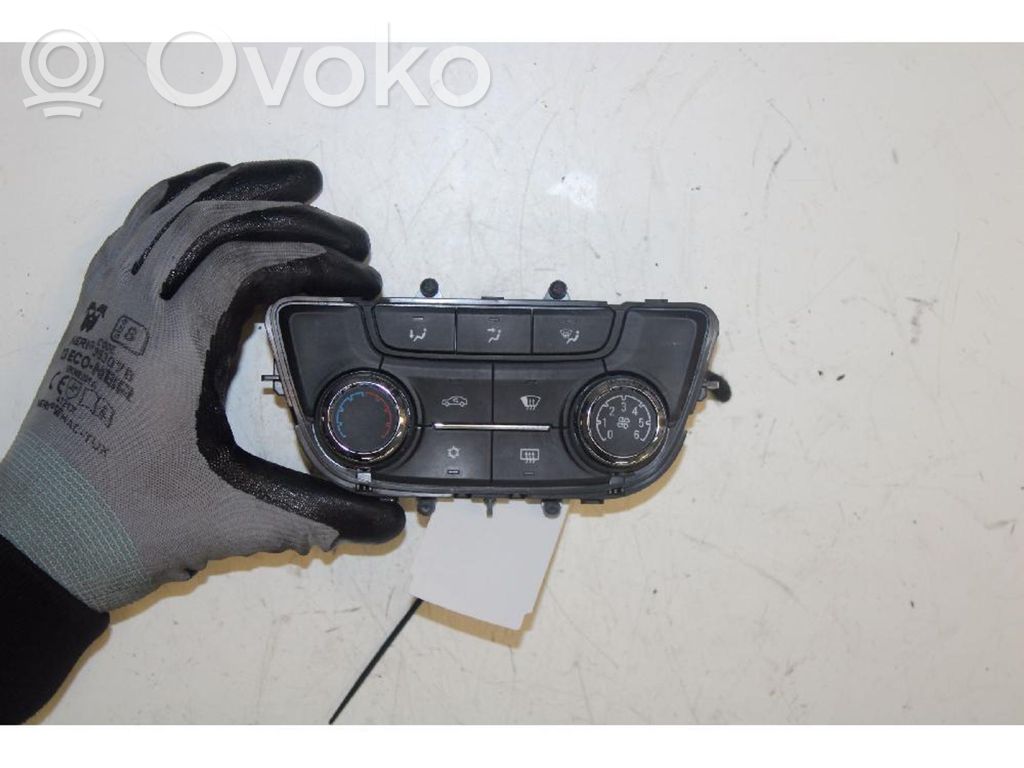 Opel Mokka Climate control unit 