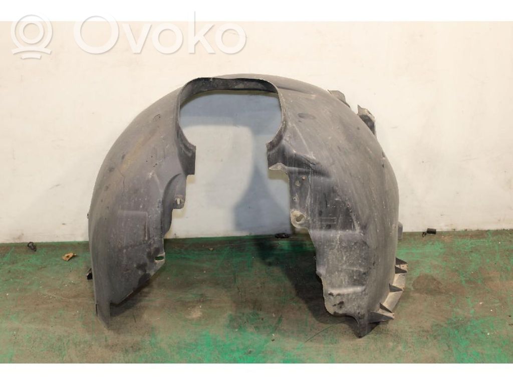 Front wheel arch liner splash guards