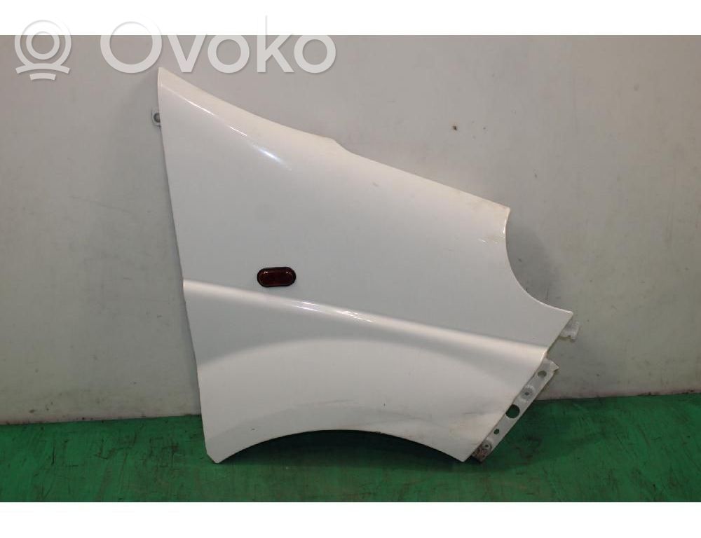 Opel Vivaro Aripă 