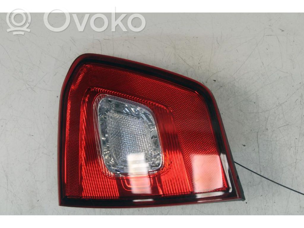 Suzuki Ignis Galinis žibintas dangtyje 