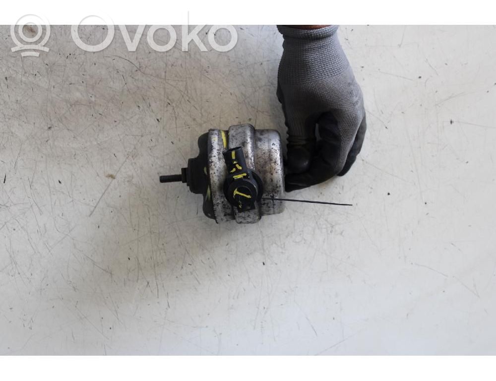 Audi A4 S4 B7 8E 8H Supporto di montaggio del motore 