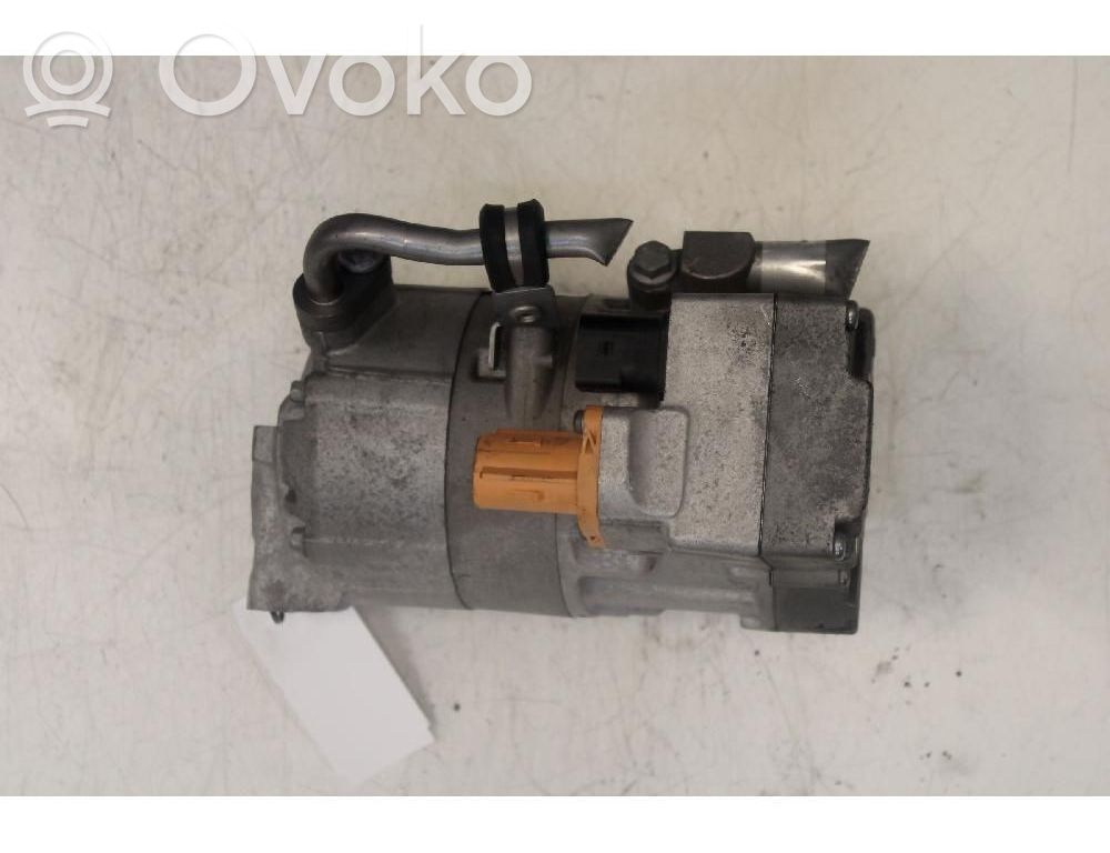 Ilmastointilaitteen kompressorin pumppu (A/C)   52113751
