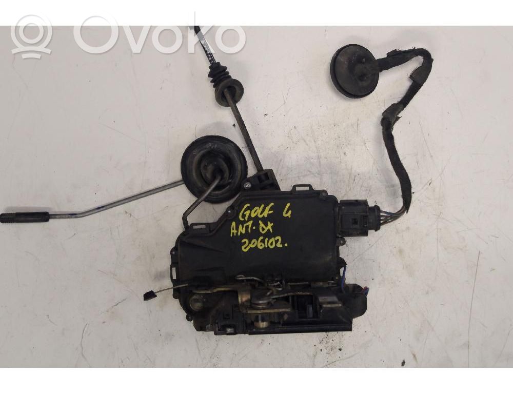 Volkswagen Golf IV Serratura portiera anteriore 